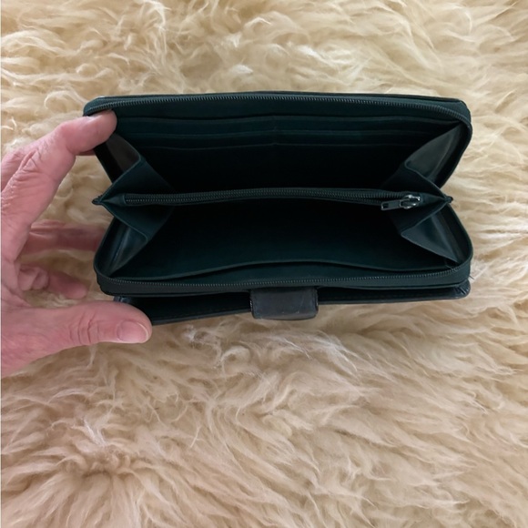 Buxton Dark Green Leather Tri-Fold Checkbook Wallet - Picture 5 of 6